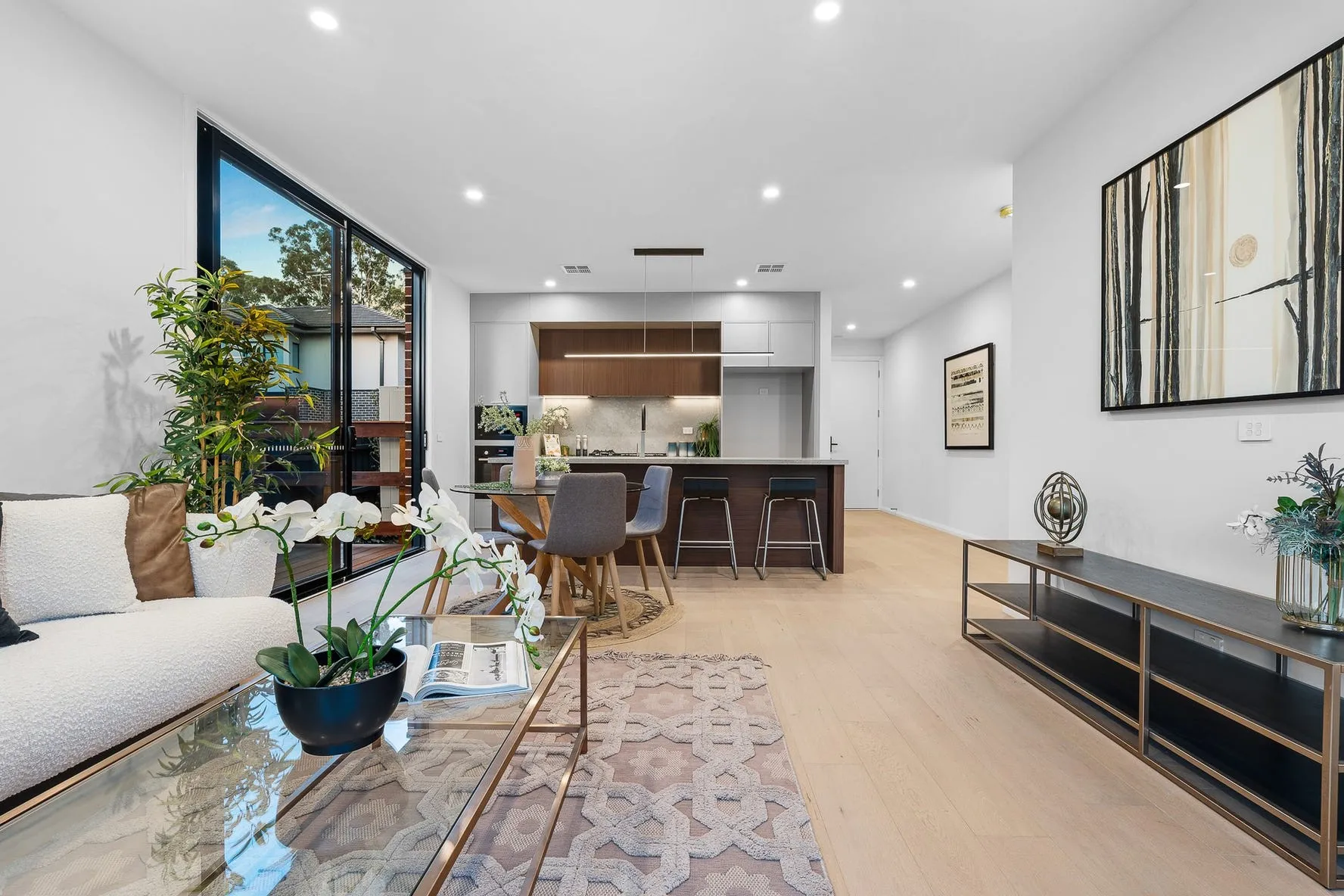 Warrigal Road — 7